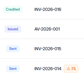 Elevia UI: overdue invoices with delay indicator