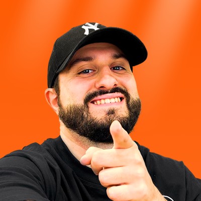 Portrait of Sacha Vetzikian, founder of LeStudio